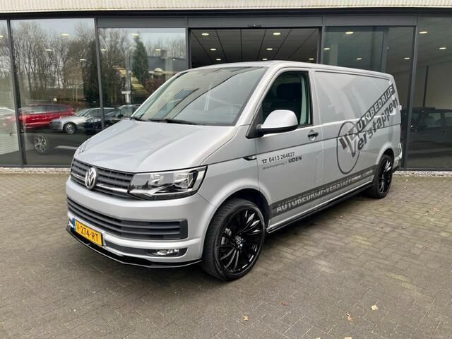 Grijs Gebruikt 2018 VW T6 Sportline Van | € 24.900 - Afbeelding 1/4