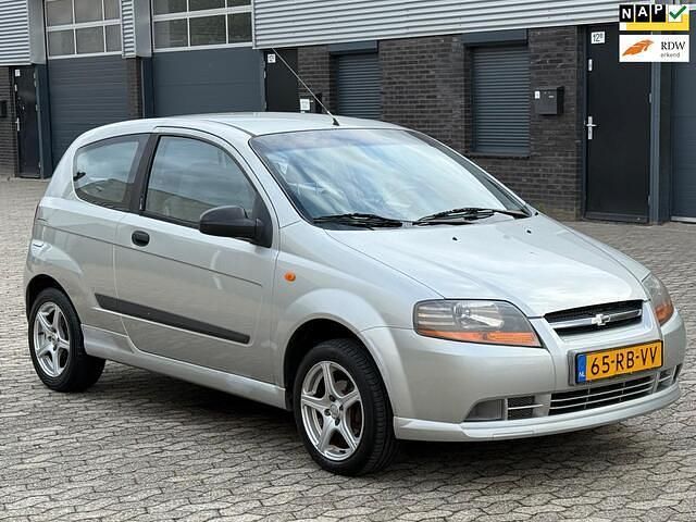 Grijs Gebruikt 2005 Chevrolet Kalos Hatchback | € 999 (Eerlijke prijs) - Afbeelding 1/4