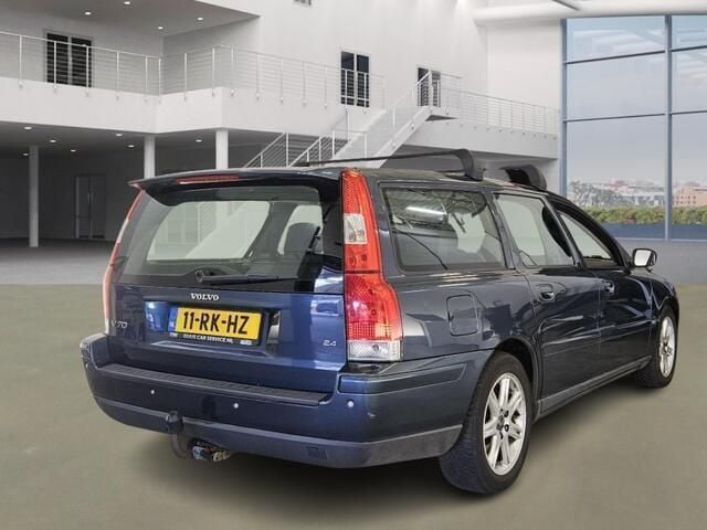 Blauw Occasion 2005 Volvo V70 Momentum Stationwagen | € 3.950 (Eerlijke prijs) - Afbeelding 1/4