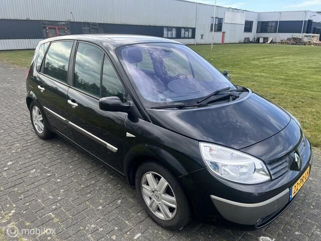Zwart Gebruikt 2004 Renault Scénic II Luxe MPV | € 1.749 (Eerlijke prijs) - Afbeelding 1/4