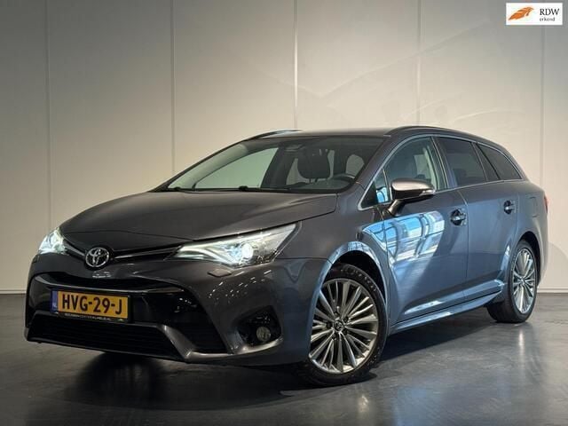 Grijs Gebruikt 2015 Toyota Avensis Stationwagen | € 15.950 (Eerlijke prijs) - Afbeelding 1/4