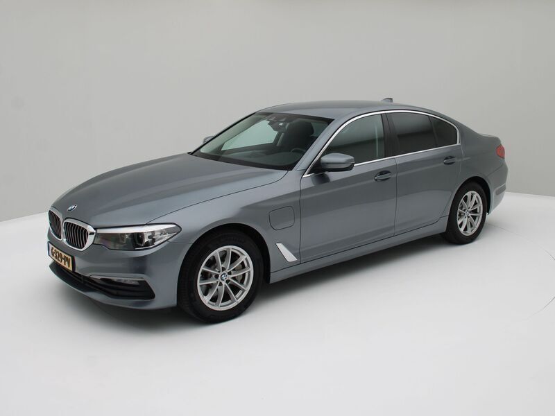 Grijs Gebruikt 2019 BMW 530 Executive Sedan | € 25.000 (Super prijs) - Afbeelding 1/3