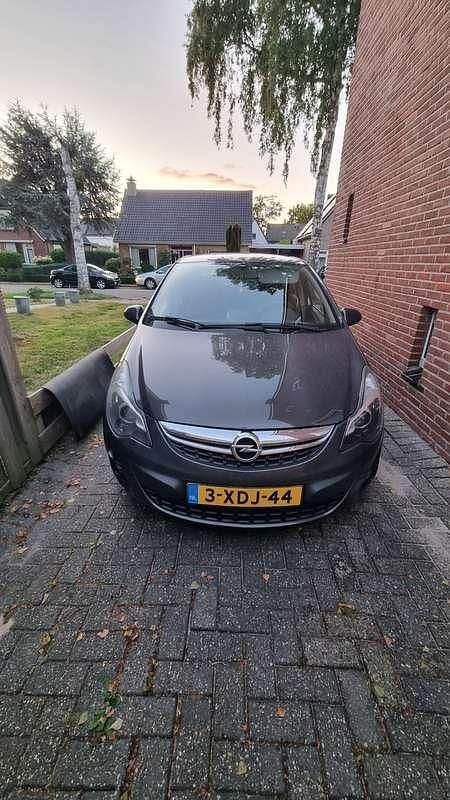 Gebruikt 2014 Opel Corsa Energy Sedan | € 5.000 (Eerlijke prijs) - Afbeelding 1/4
