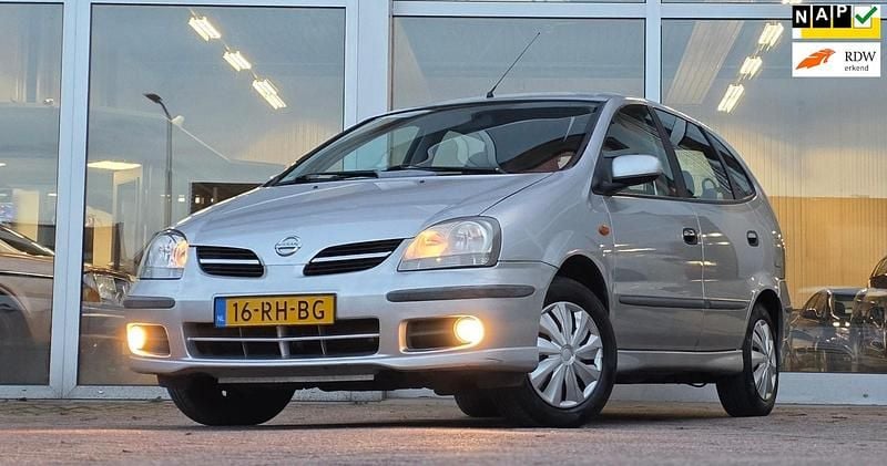 Grijs Gebruikt 2005 Nissan Almera Tino Acenta MPV | € 2.244 (Eerlijke prijs) - Afbeelding 1/3
