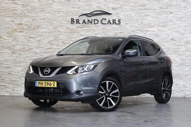Grijs, metallic lak Gebruikt 2017 Nissan Qashqai Tekna SUV | € 16.750 (Goede deal) - Afbeelding 1/4
