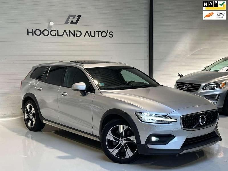 Grijs Gebruikt 2019 Volvo V60 CC Stationwagen | € 14.950 (Goede deal) - Afbeelding 1/4
