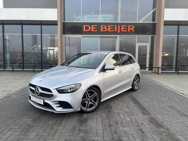 Grijs Gebruikt 2019 Mercedes B200 AMG line MPV | € 23.950 (Eerlijke prijs) - Afbeelding 1/4