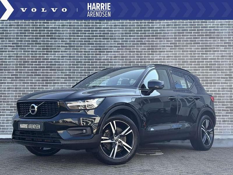 Zwart Gebruikt 2021 Volvo XC40 Inscription SUV | € 31.399 (Eerlijke prijs) - Afbeelding 1/4