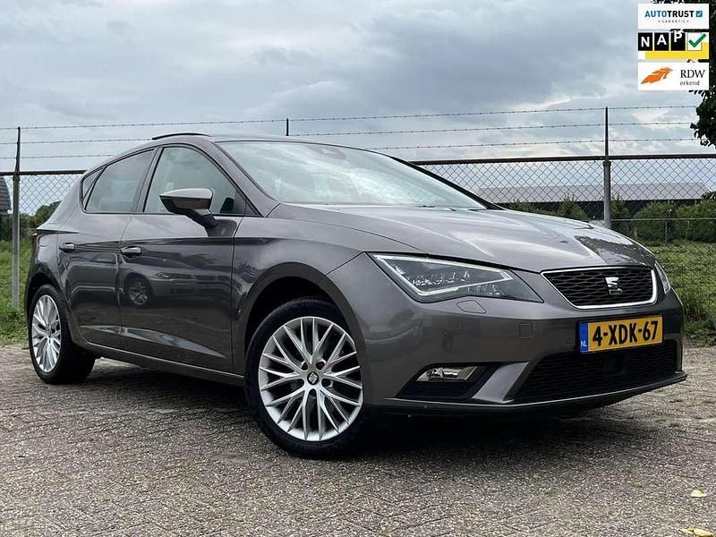 Grijs Gebruikt 2014 Seat Leon Style Hatchback | € 11.950 - Afbeelding 1/4