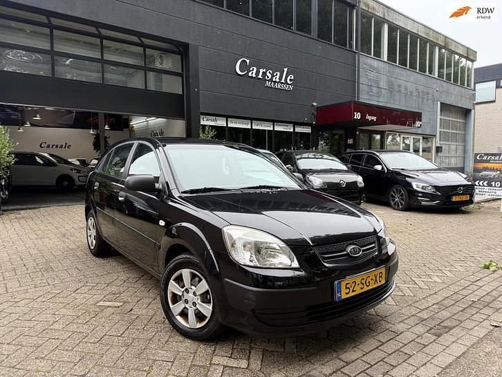 Occasion Kia Rio 97 PK (71 kW) 2006 Zwart (metallic) Hatchback