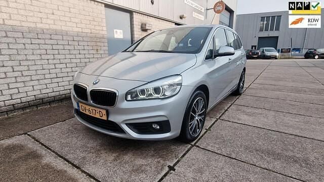 Grijs Gebruikt 2015 BMW 218 Stationwagen | € 12.950 (Eerlijke prijs) - Afbeelding 1/4