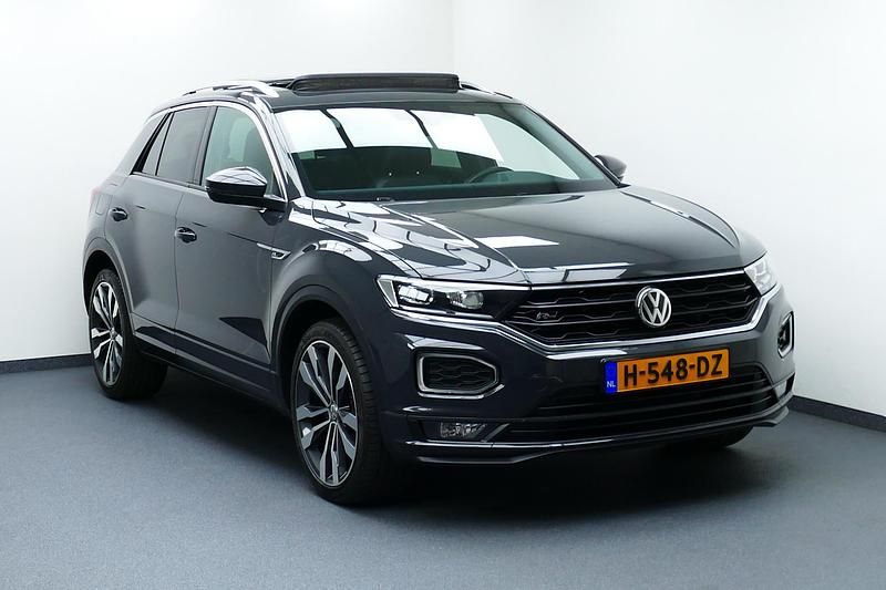 Grijs Occasion 2020 VW T-Roc Business SUV | € 25.444 (Duur) - Afbeelding 1/4