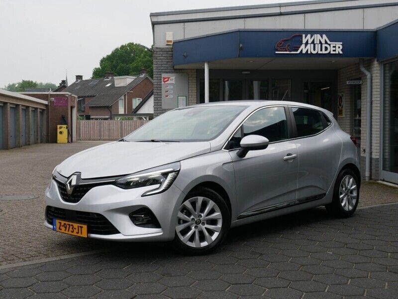 Grijs Gebruikt 2021 Renault Clio V Hatchback | € 18.500 (Eerlijke prijs) - Afbeelding 1/4