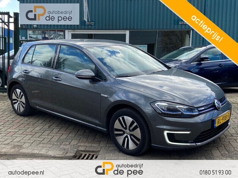 Grijs, metallic lak Gebruikt 2018 VW e-Golf R Hatchback | € 11.750 - Afbeelding 1/4