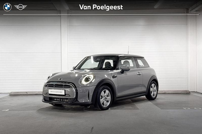 Moonwalk grey Occasion 2022 Mini Cooper Business Hatchback | € 21.900 (Eerlijke prijs) - Afbeelding 1/4