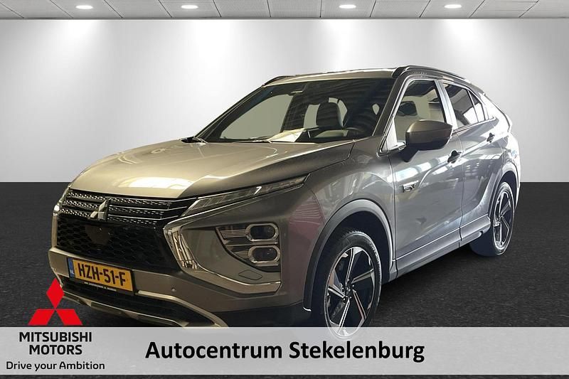 Grijs Gebruikt 2023 Mitsubishi Eclipse Cross Intense+ SUV | € 27.540 (Eerlijke prijs) - Afbeelding 1/4