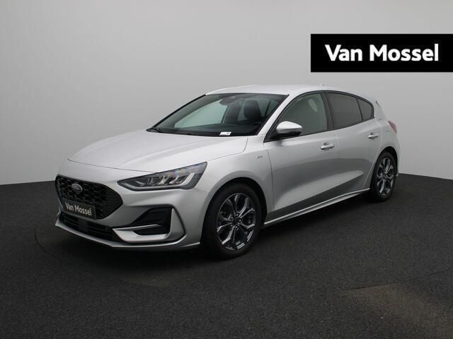 Zilver Gebruikt 2023 Ford Focus ST-Line Hatchback | € 24.600 (Eerlijke prijs) - Afbeelding 1/4