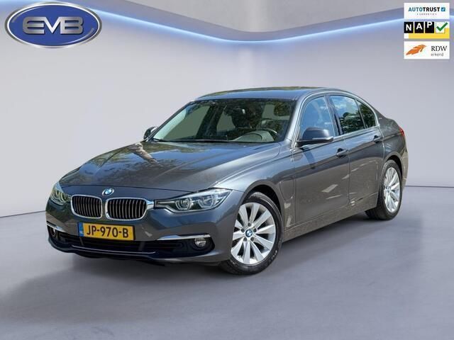 Grijs Gebruikt 2016 BMW 330 Executive Sedan | € 13.945 (Goede deal) - Afbeelding 1/4