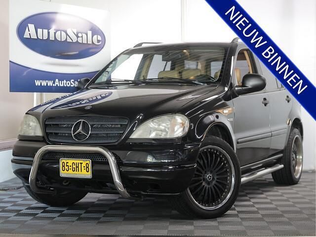 Zwart Gebruikt 1998 Mercedes 320 | € 3.444 (Duur) - Afbeelding 1/4