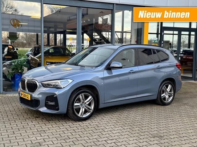 Grijs Gebruikt 2021 BMW X1 Executive SUV | € 31.890 (Iets duurder) - Afbeelding 1/4