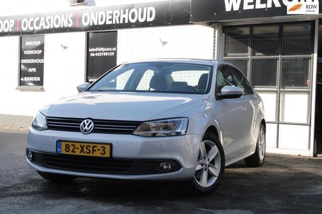 Grijs Gebruikt 2012 VW Jetta Highline Sedan | € 6.750 (Eerlijke prijs) - Afbeelding 1/4