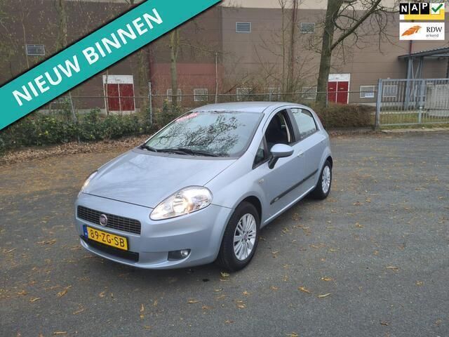 Grijs Gebruikt 2008 Fiat Grande Punto Dynamic Hatchback | € 1.599 (Eerlijke prijs) - Afbeelding 1/2