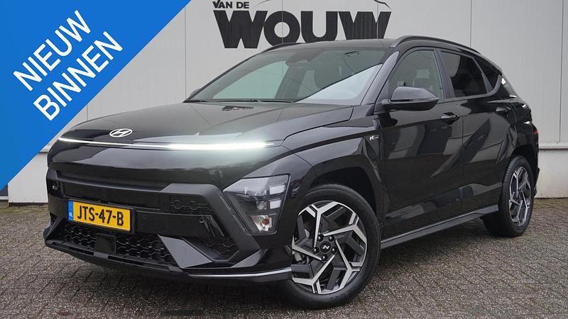 Zwart Occasion 2026 Hyundai Kona Comfort SUV | € 31.695 (Goede deal) - Afbeelding 1/4