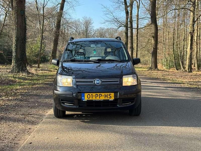 Zwart Occasion 2004 Fiat Panda Dynamic Hatchback | € 2.099 (Eerlijke prijs) - Afbeelding 1/4