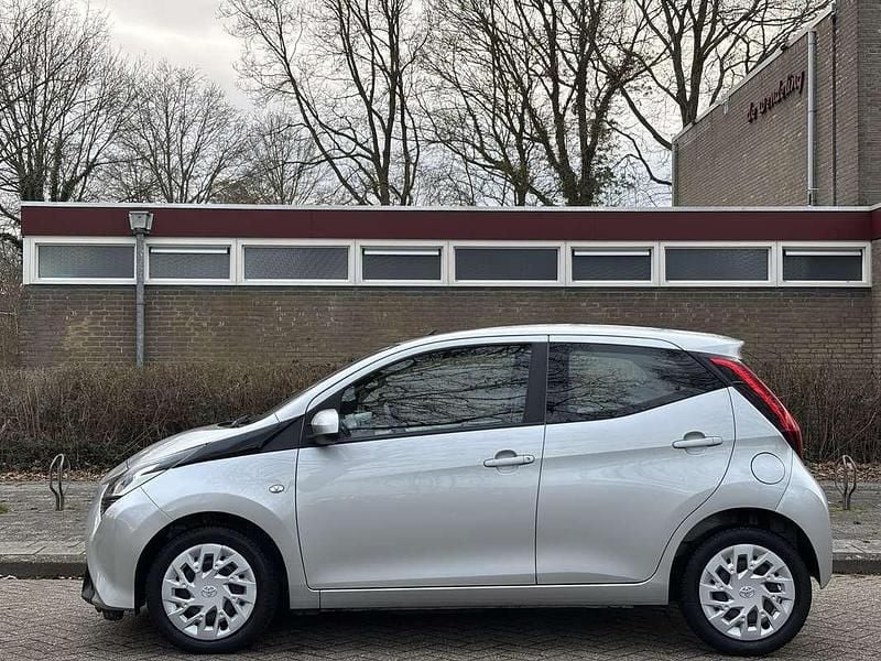 Occasion Toyota Aygo X-play 72 PK (52 kW) 2019 Grijs Hatchback