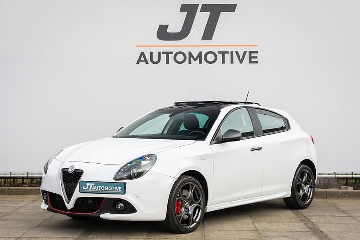Occasion Alfa Romeo Giulietta Super 170 PK (125 kW) 2018 Wit Hatchback