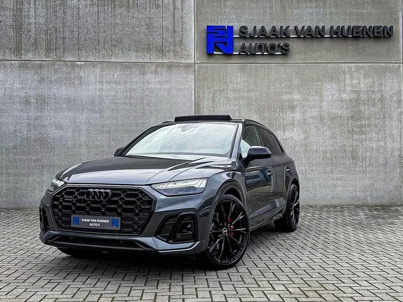 Grijs Occasion 2022 Audi Q5 Competition SUV | € 57.950 (Duur) - Afbeelding 1/4