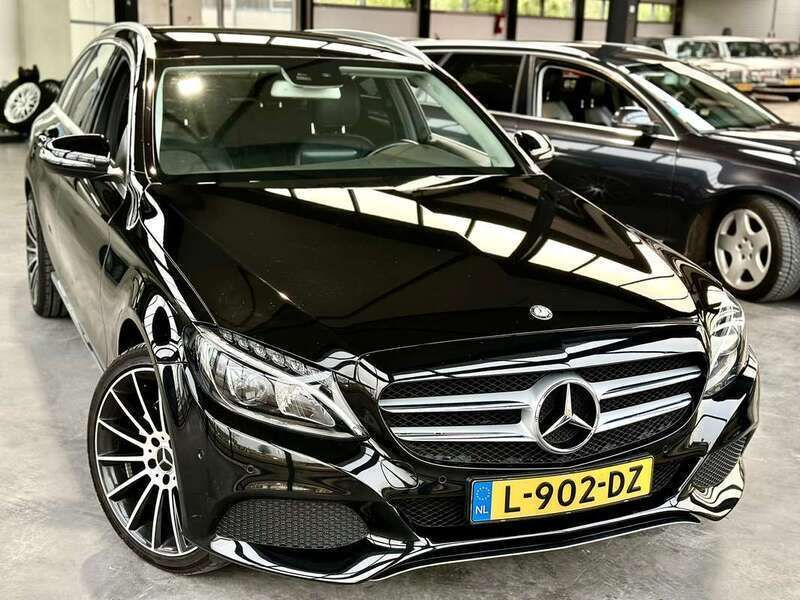 Zwart Gebruikt 2016 Mercedes C180 AMG Stationwagen | € 15.999 (Eerlijke prijs) - Afbeelding 1/4