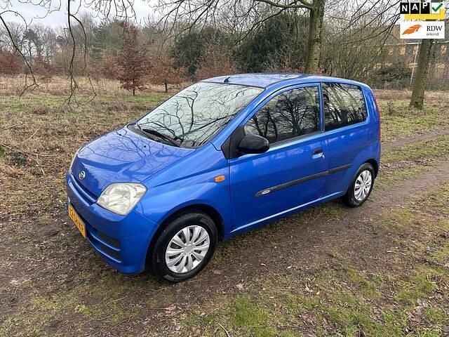 Blauw Occasion 2006 Daihatsu Cuore Hatchback | € 1.250 (Eerlijke prijs) - Afbeelding 1/4