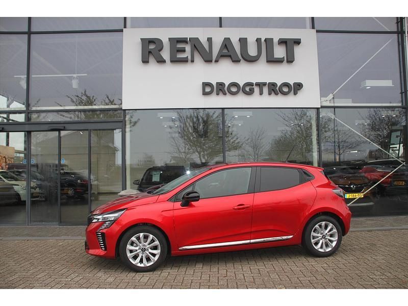 Rouge flamme (rood parelmoer) Gebruikt 2024 Renault Clio V Evolution Hatchback | € 20.625 (Eerlijke prijs) - Afbeelding 1/4