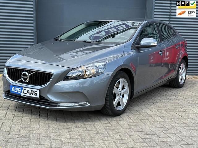 Grijs Gebruikt 2016 Volvo V40 R-Design Stationwagen | € 12.150 (Goede deal) - Afbeelding 1/4