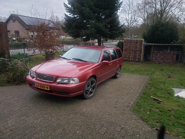 Gebruikt 1997 Volvo V70 Standard Stationwagen | € 3.650 (Duur) - Afbeelding 1/4
