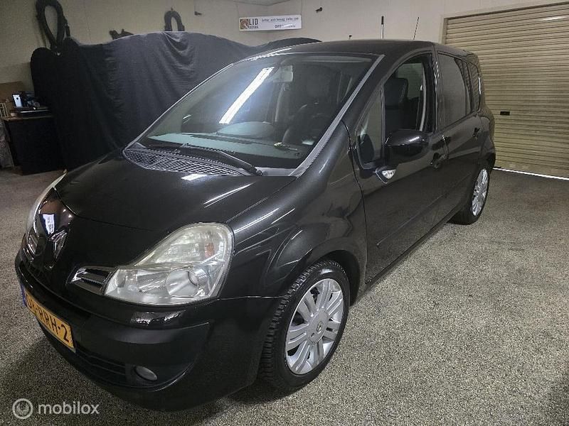 Zwart Gebruikt 2011 Renault Modus Night&Day MPV | € 2.995 (Eerlijke prijs) - Afbeelding 1/4