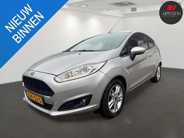 Grijs Gebruikt 2017 Ford Fiesta Titanium Hatchback | € 7.495 (Super prijs) - Afbeelding 1/4