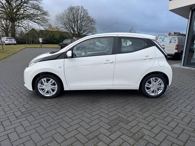Occasion Toyota Aygo X-wave 69 PK (50 kW) 2016 Wit Hatchback