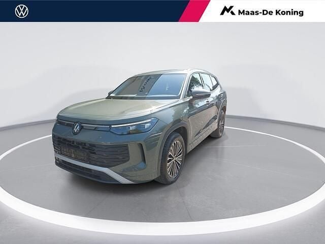 Groen Gebruikt 2025 VW Tayron Edition SUV | € 51.990 (Eerlijke prijs) - Afbeelding 1/4