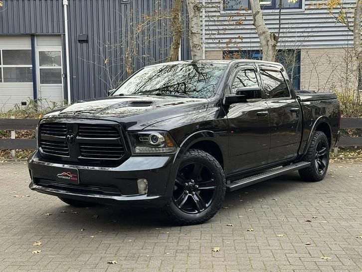 Zwart (metallic) Occasion 2017 Dodge Ram Pickup | € 32.450 (Eerlijke prijs) - Afbeelding 1/4