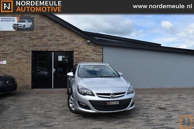 Grijs Gebruikt 2015 Opel Astra Edition Stationwagen | € 4.900 (Eerlijke prijs) - Afbeelding 1/4
