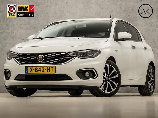 Wit Occasion 2019 Fiat Tipo Sport Hatchback | € 10.945 (Eerlijke prijs) - Afbeelding 1/4