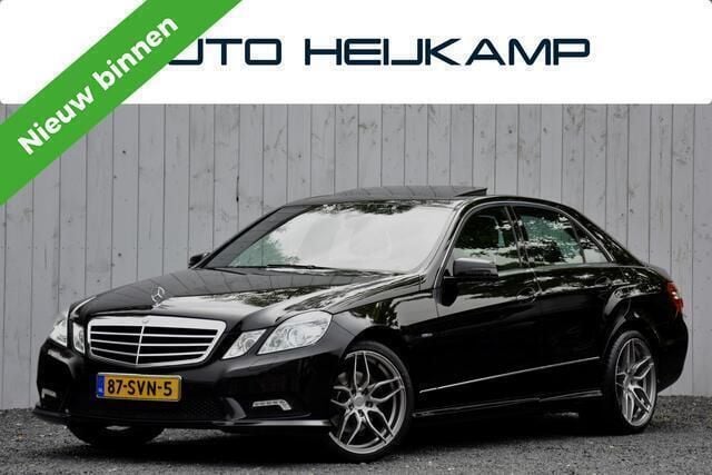 Zwart, metallic lak Gebruikt 2011 Mercedes E350 Avantgarde Sedan | € 11.950 (Eerlijke prijs) - Afbeelding 1/4