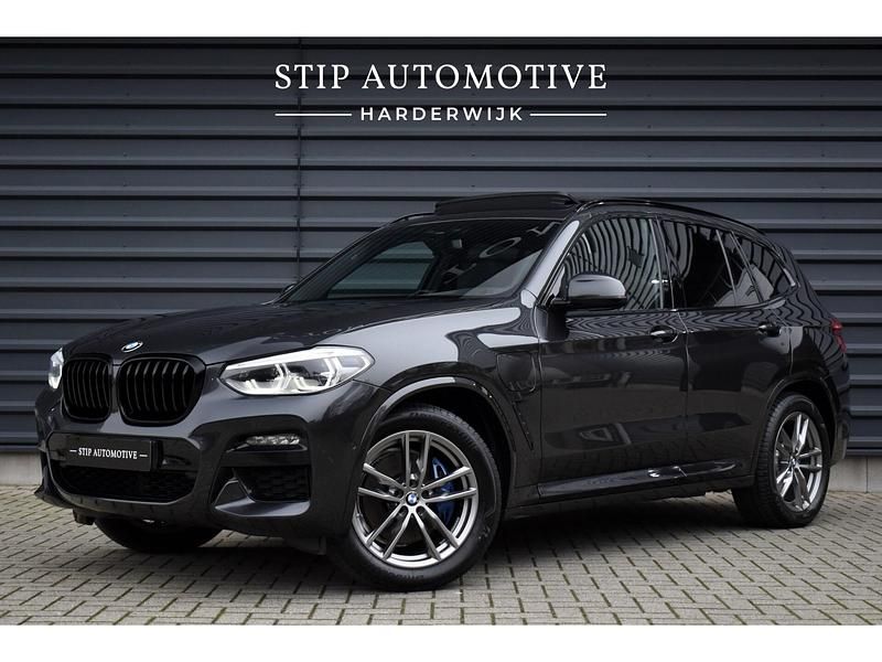Grijs, metallic lak Occasion 2021 BMW X3 Executive SUV | € 38.900 (Super prijs) - Afbeelding 1/4