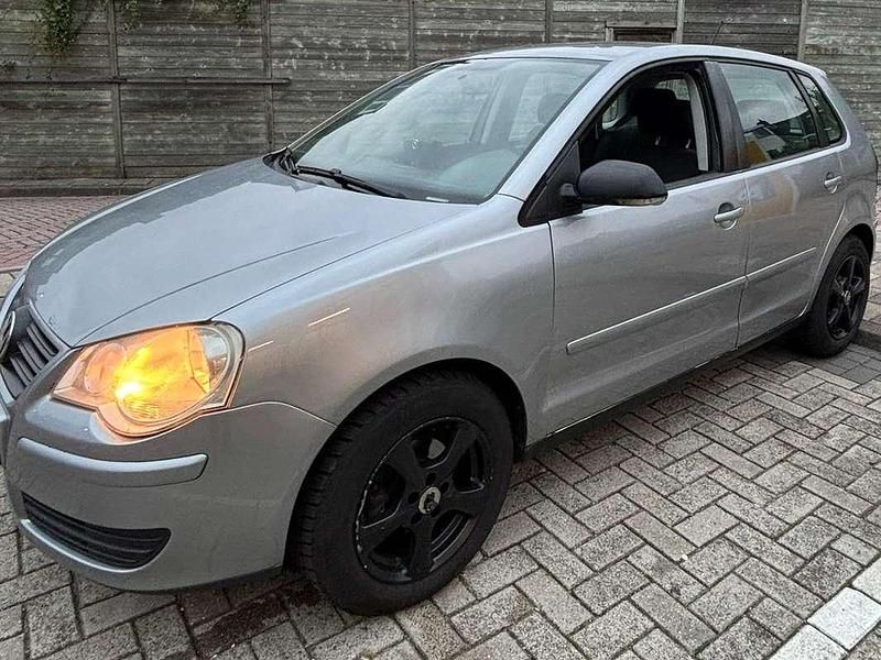 Zilver Gebruikt 2007 VW Polo Hatchback | € 2.300 (Iets duurder) - Afbeelding 1/4