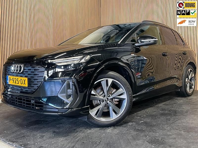 Zwart Occasion 2022 Audi Q4 e-tron Black Edition SUV | € 25.895 (Iets duurder) - Afbeelding 1/3