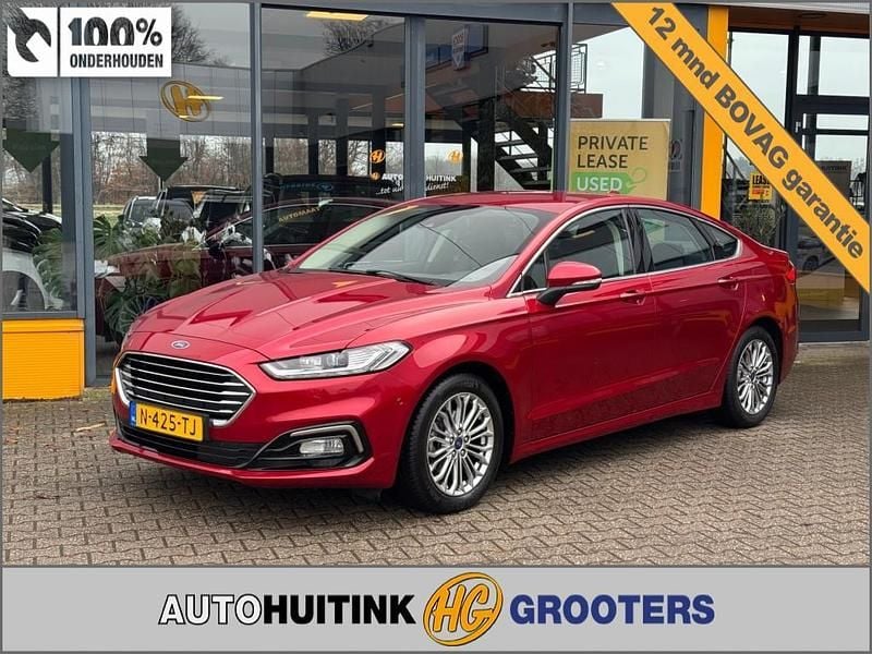 Rood Occasion 2022 Ford Mondeo Titanium Sedan | € 18.950 (Super prijs) - Afbeelding 1/4