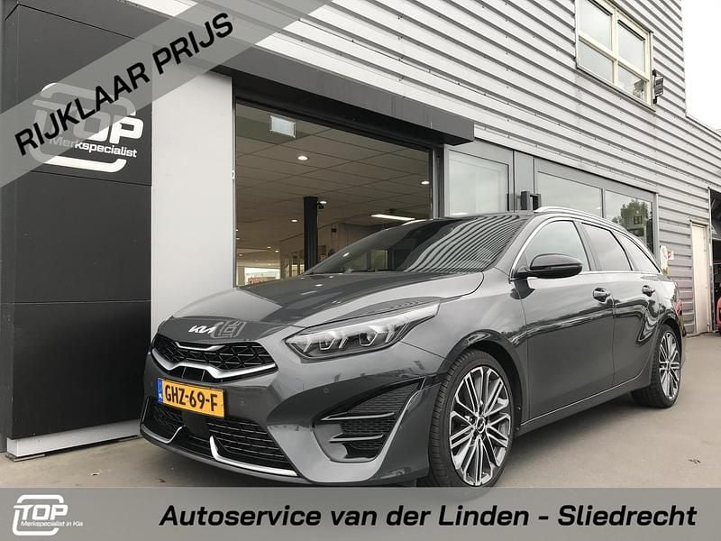 Grijs Gebruikt 2022 Kia Ceed GT-Line Stationwagen | € 30.750 (Iets duurder) - Afbeelding 1/4