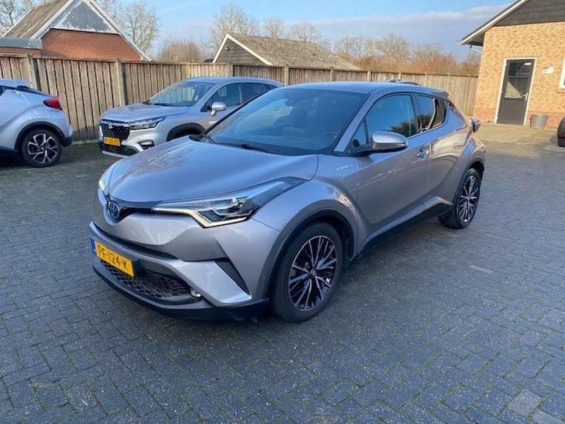 Grijs Occasion 2017 Toyota C-HR Premium SUV | € 17.500 (Goede deal) - Afbeelding 1/4